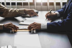 How Do Long Island Car Accident Lawyers Get Paid?