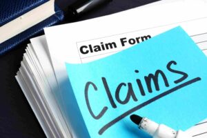 Navigating the Claims Process with Confidence: What to Expect When Engaging a New York Car Accident Lawyer